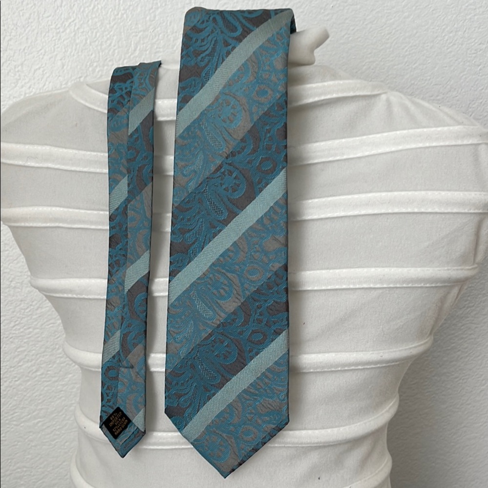Elegant Blue and Gray Men's Tie